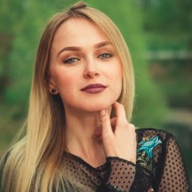 3 tehnici de seductie pe care le poate folosi un model de videochat pentru a-si fideliza clientii