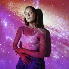 Descendentul zodiilor iti arata ce admiratori poti atrage pe platformele online!